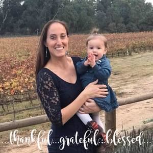 Meet your Posher, Lara